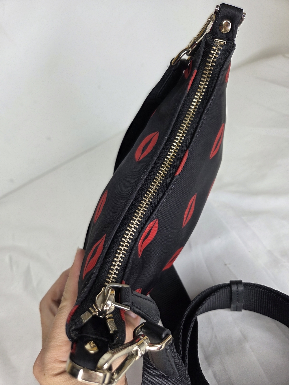 Kate Spade New York The Little Better Sam Kisses Crossbody Bag - Picture 10 of 13